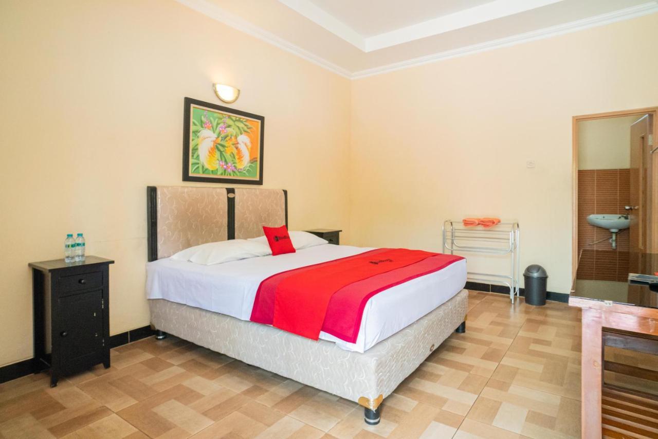 Reddoorz @ Panglima Sudirman Madiun Hotell Exteriör bild