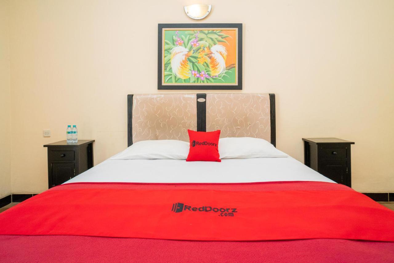 Reddoorz @ Panglima Sudirman Madiun Hotell Exteriör bild