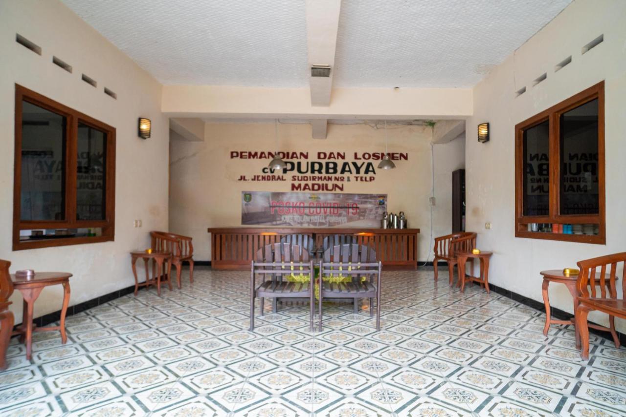 Reddoorz @ Panglima Sudirman Madiun Hotell Exteriör bild